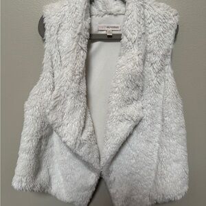 White Fux Fur Girls Vest | EUC